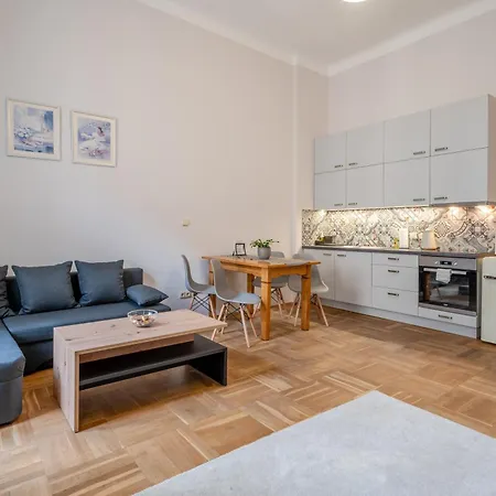 Apartman Palace Petrarca *