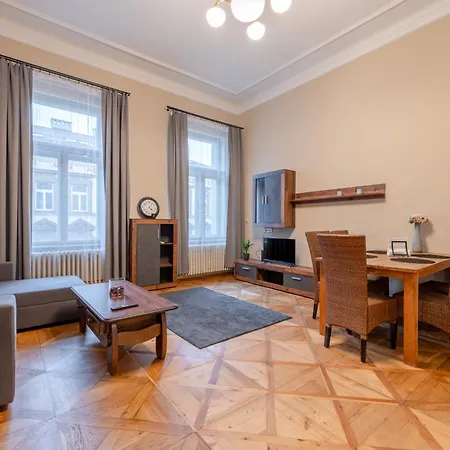 Palace Petrarca Apartman *