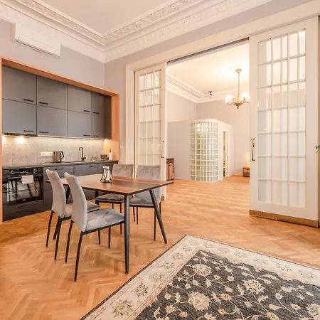 Palace Petrarca Apartman