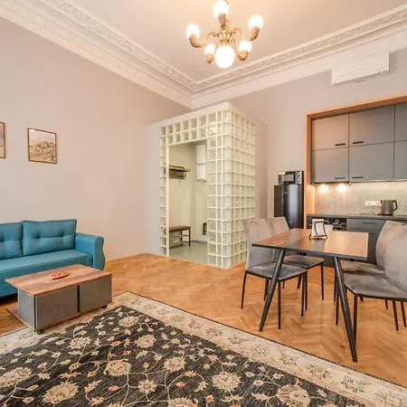 Palace Petrarca Apartman *