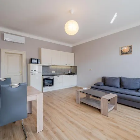 Palace Petrarca Apartman Prága