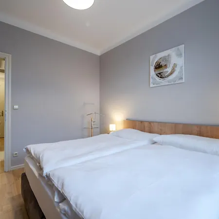 Palace Petrarca Apartman *