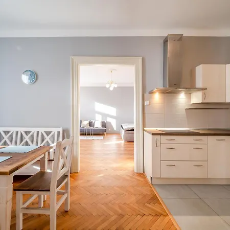 Apartman Palace Petrarca